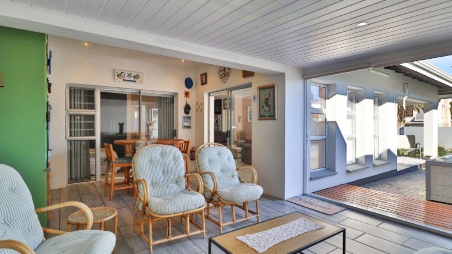 3 Bedroom Property for Sale in Bayview Western Cape